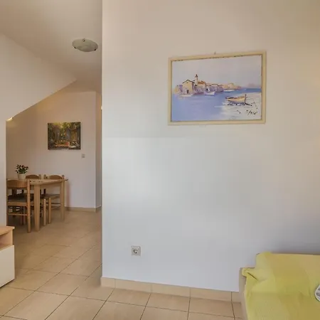 Celeste Apartment *