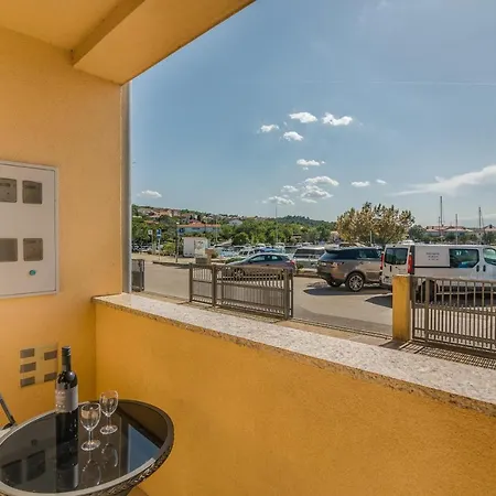 Celeste Apartment *